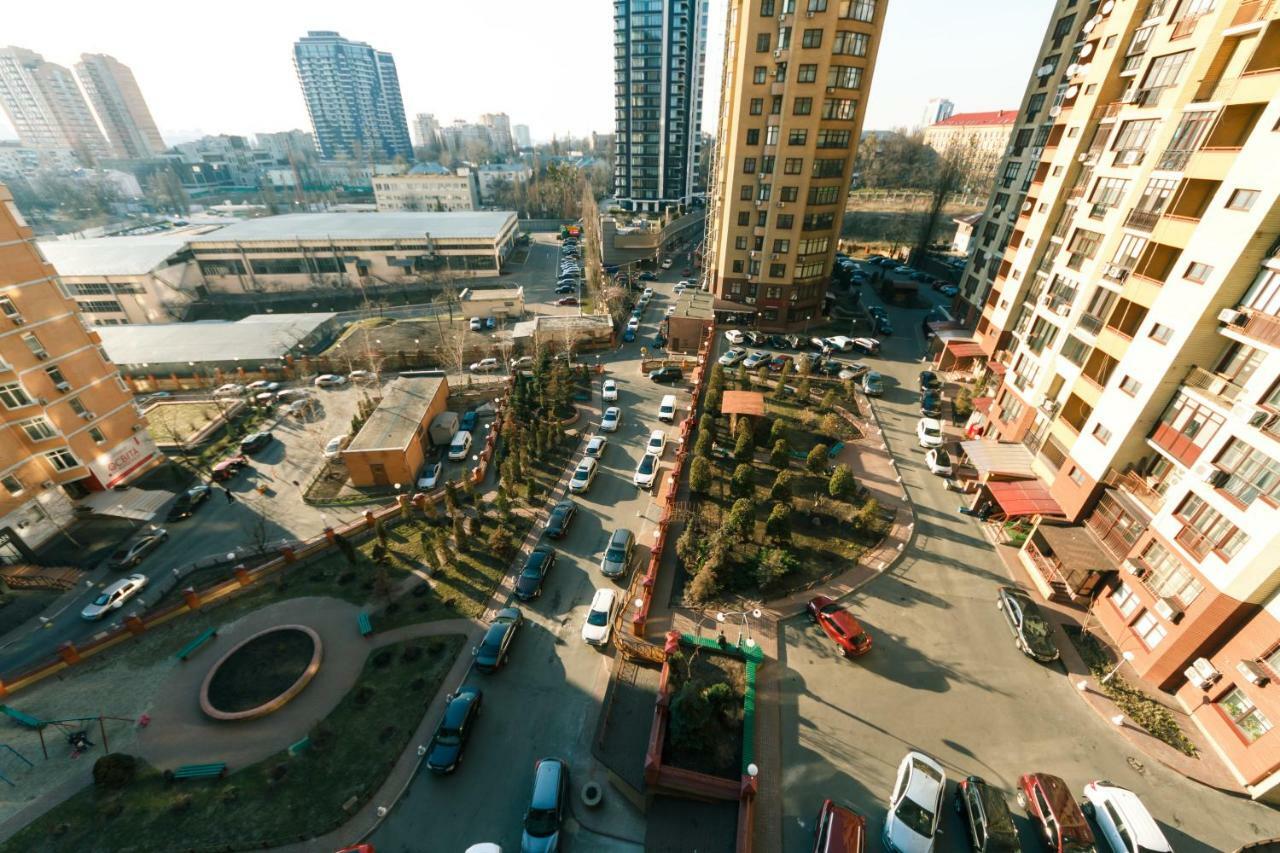 3 Комнатные Апартаменты В Центре Печерска Kiev Ngoại thất bức ảnh