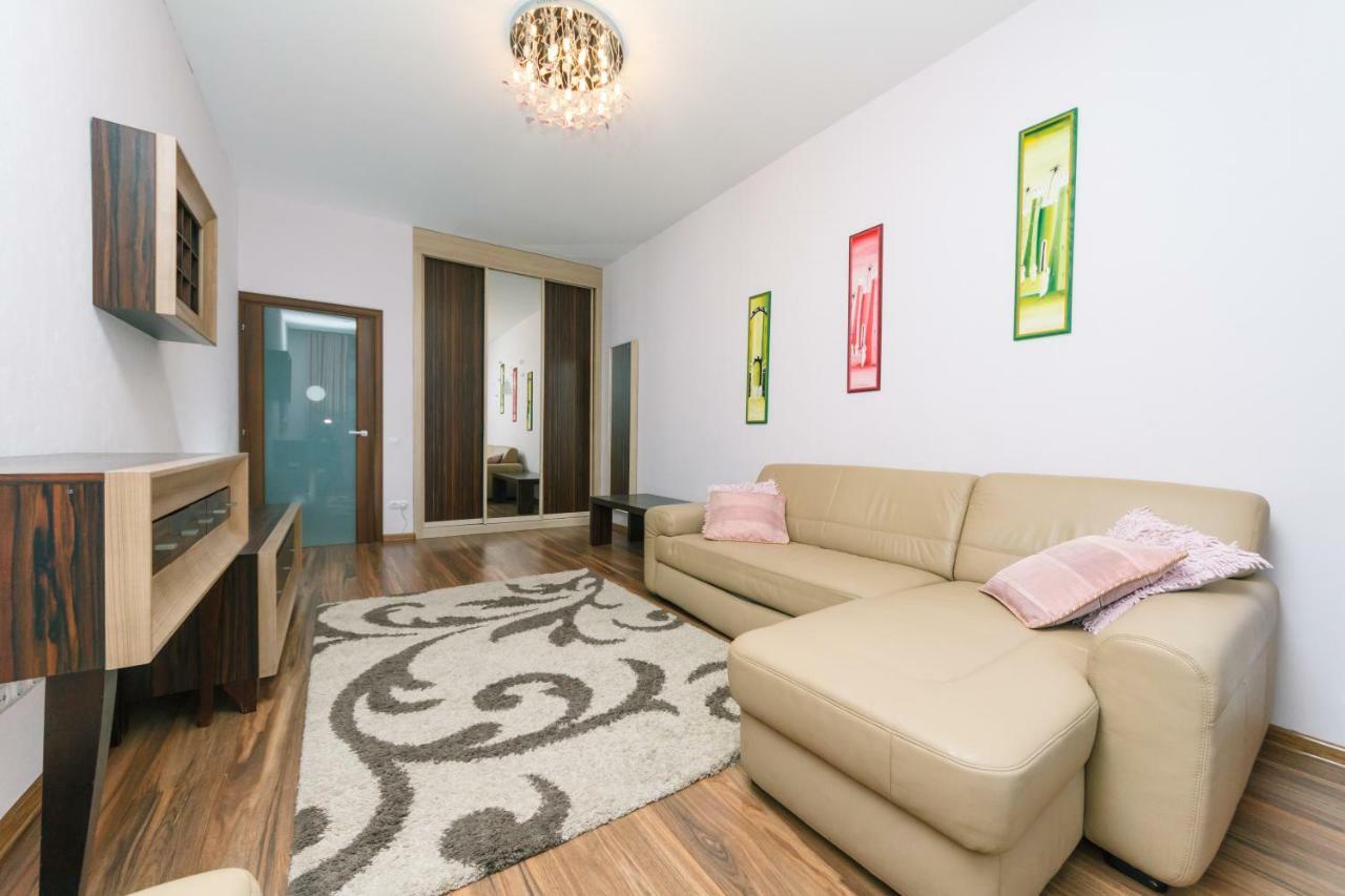 3 Комнатные Апартаменты В Центре Печерска Kiev Ngoại thất bức ảnh