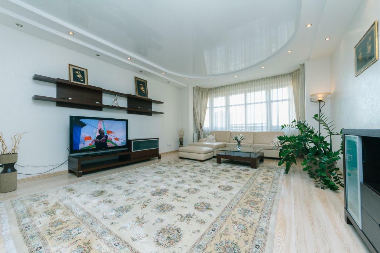 3 Комнатные Апартаменты В Центре Печерска Kiev Ngoại thất bức ảnh