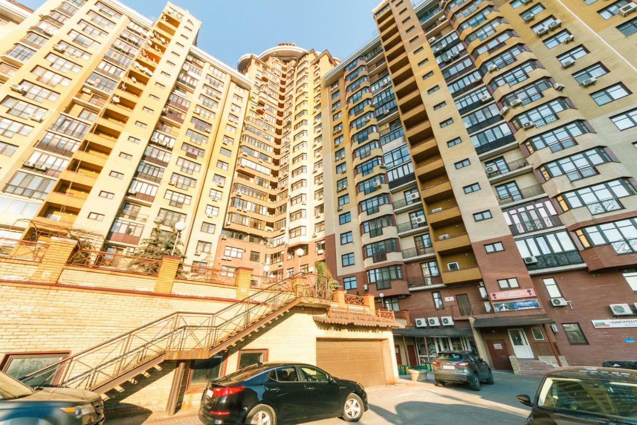 3 Комнатные Апартаменты В Центре Печерска Kiev Ngoại thất bức ảnh
