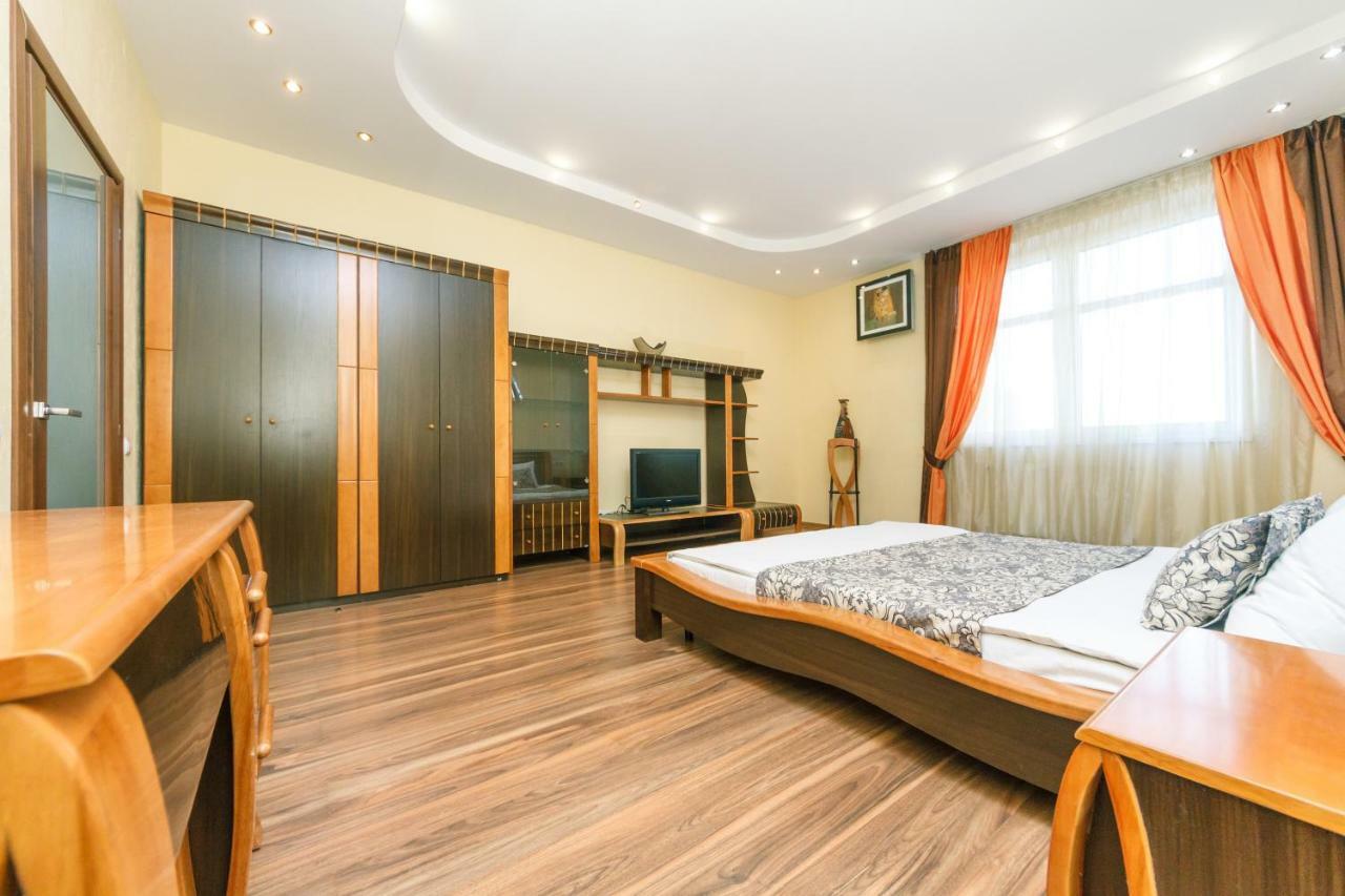 3 Комнатные Апартаменты В Центре Печерска Kiev Ngoại thất bức ảnh
